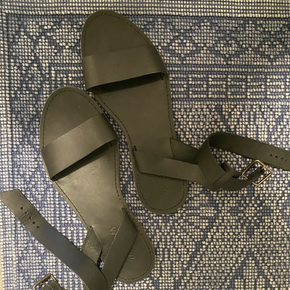 NWOT Madewell black leather sandal